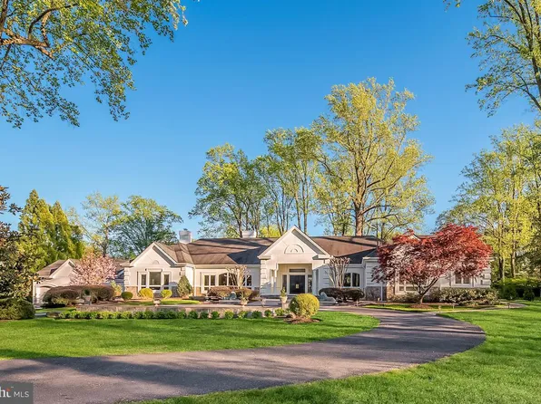 9706 Logan Dr, Potomac, MD 20854