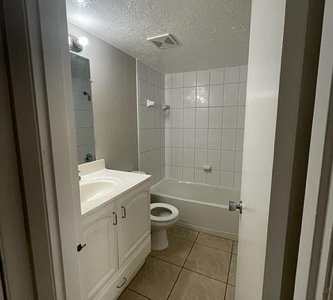 5th image of 2411 8th St Unit 11