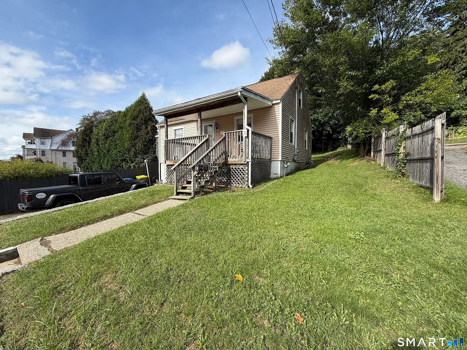 3 bed, 1.5 bath, 1080 sqft, $2,350 — Photo 3