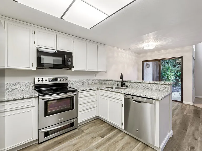 34898 Tiburon Ter — Photo 13