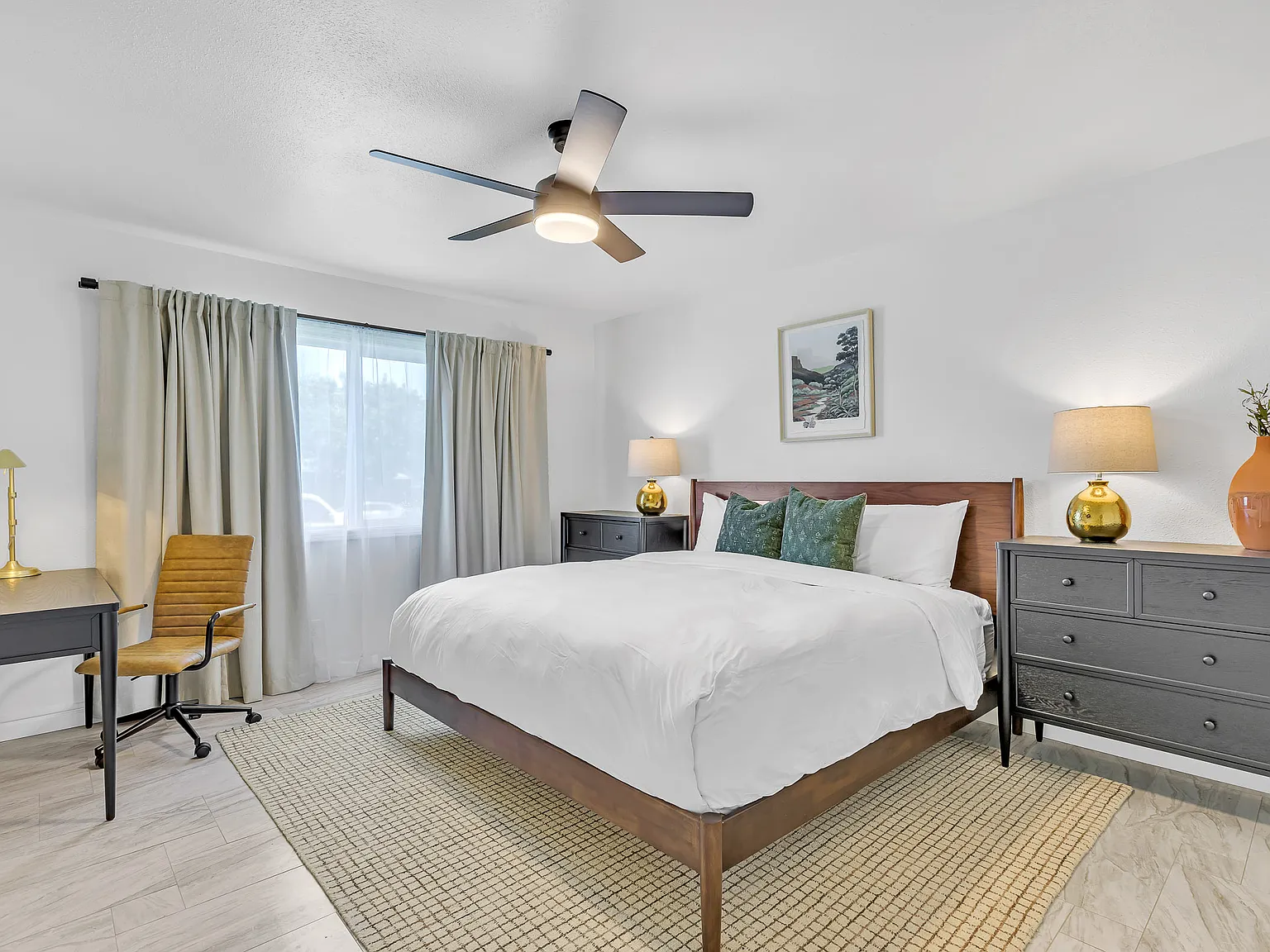 3 bed, 1650 sqft, $10,000 — Photo 4
