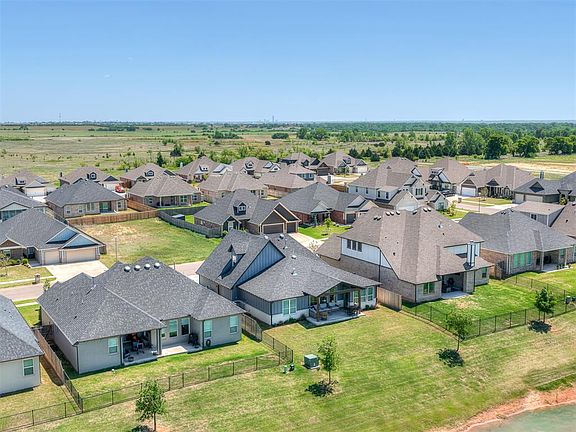 3rd image of 9213 Lupine Rd