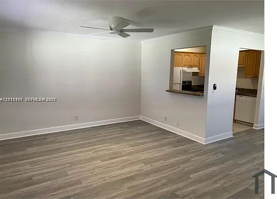 594 Saxony Dr #M — Photo 1
