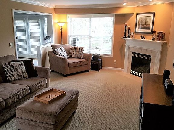 3rd image of 10738 Shadywood Dr