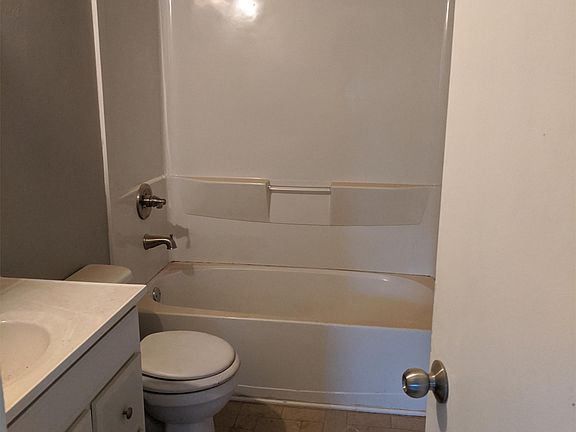 4th image of 4018 Maine Ave NW