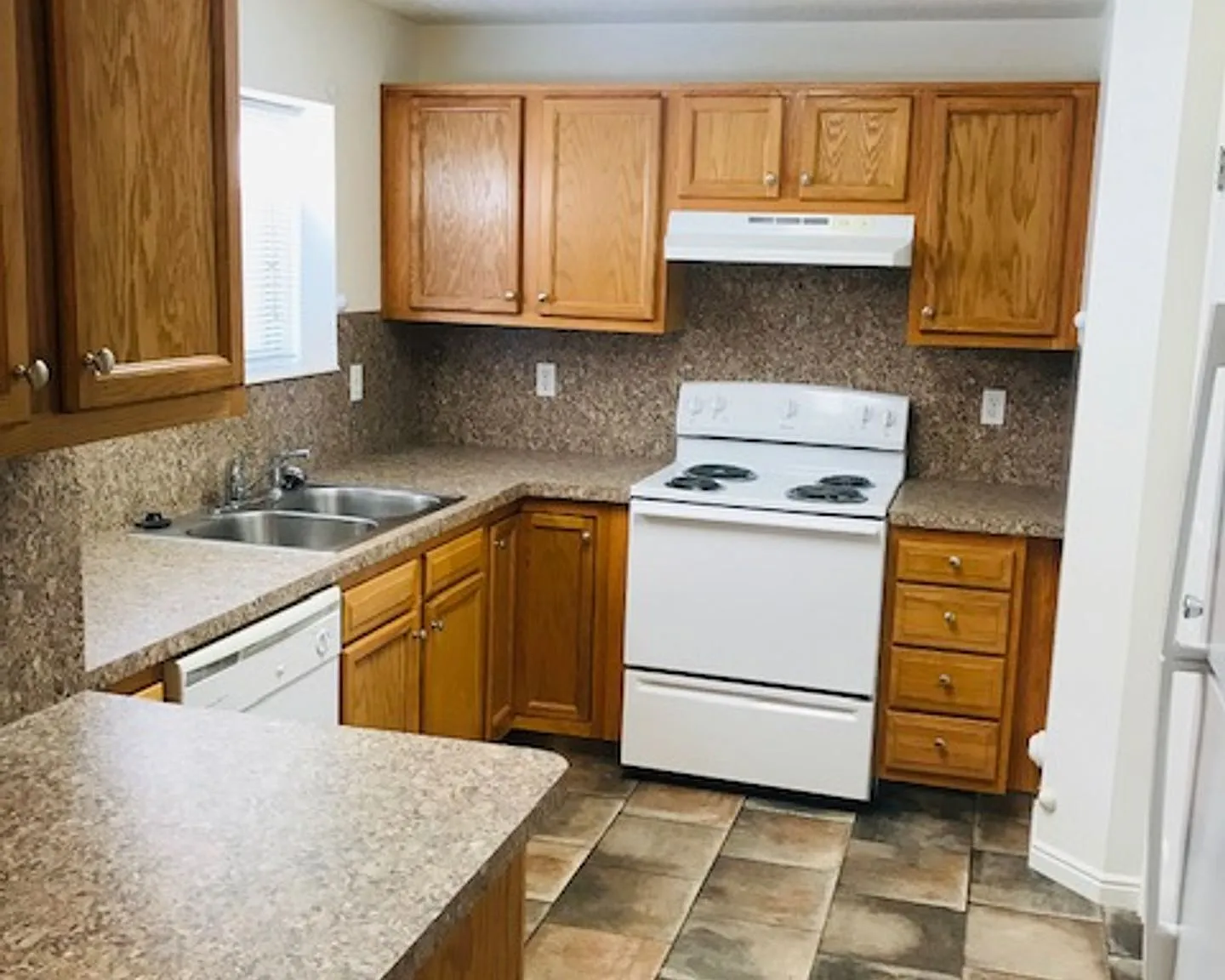 Beautifully updated apartment near WSU and McKay Dee. — Photo 2