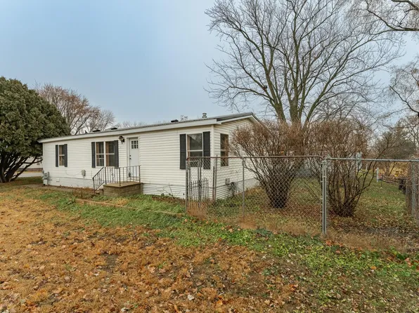 10 Park Dr NW, Eyota, MN 55934