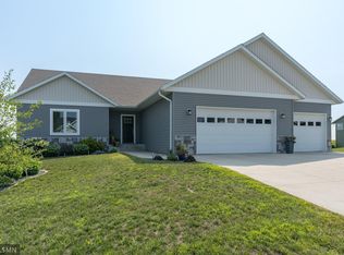 813 Wels Ct, Nicollet, MN 56074