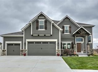 5000 NW Montebella Dr, Riverside, MO 64150