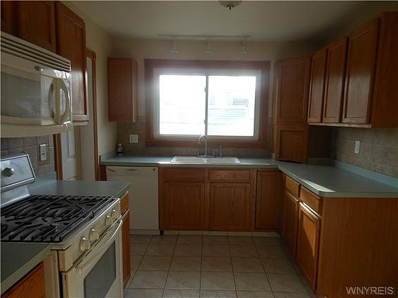3rd image of 316 Shepard Ave