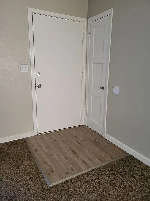 2 bed, 1.5 bath, 920 sqft, $1,575 — Photo 2
