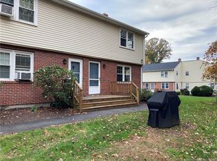 10 Carolina Dr APT 22, Oakdale, CT 06370