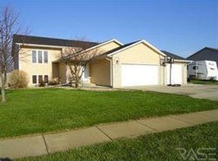 515 S Mary Dr, Tea, SD 57064
