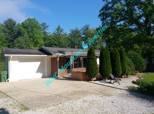 125 Saint John Rd, Fletcher, NC 28732