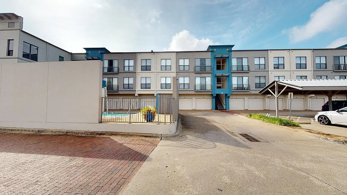 Building Photo - 4414 Cedar Springs Rd #214