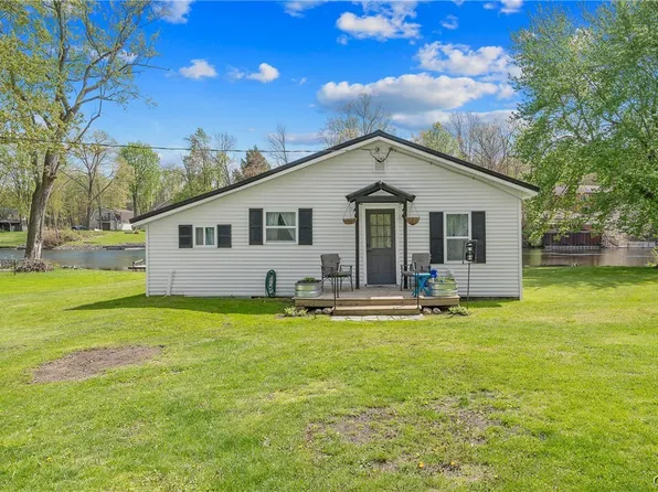 4394 Riverview Rd, Brewerton, NY 13029