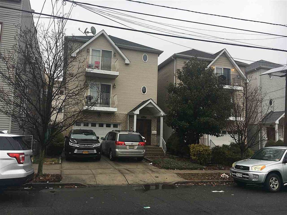 2nd image of 111 Hobart Ave