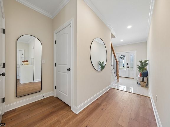 4th image of 35 Lee Rd