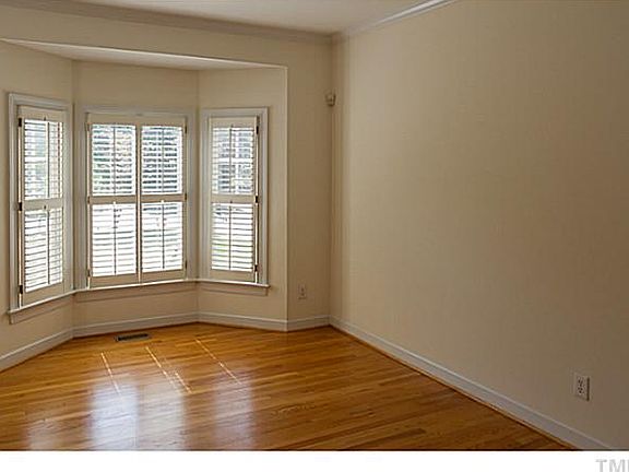 4th image of 409 Perry Creek Dr