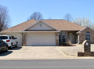 320 Bluff Dr, Lowell, AR 72745