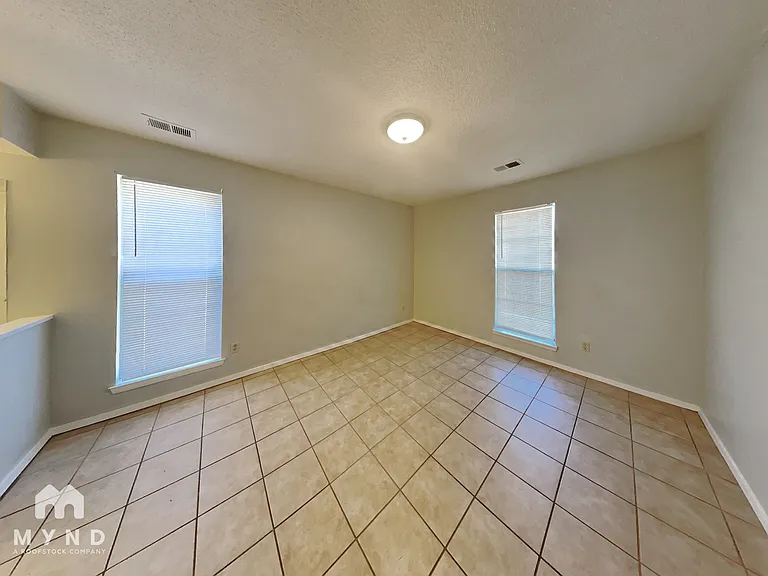 3535 Laurel Cv — Photo 17