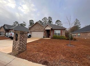 504 Legacy Park Dr, Perry, GA 31069