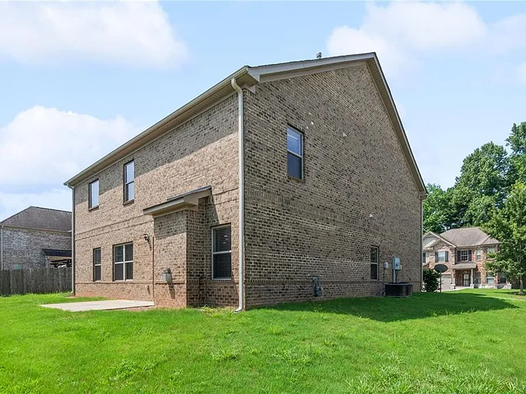 419 Live Oak Pass — Photo 21