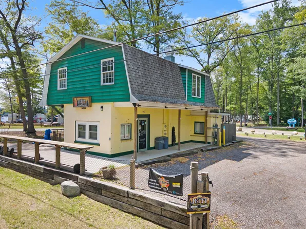 7641 S Croton Hardy Dr, Newaygo, MI 49337