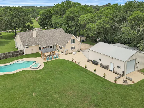 13514 Jbk Memorial Dr, Willis, TX 77318