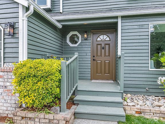 2nd image of 30407 Blaine Avenue