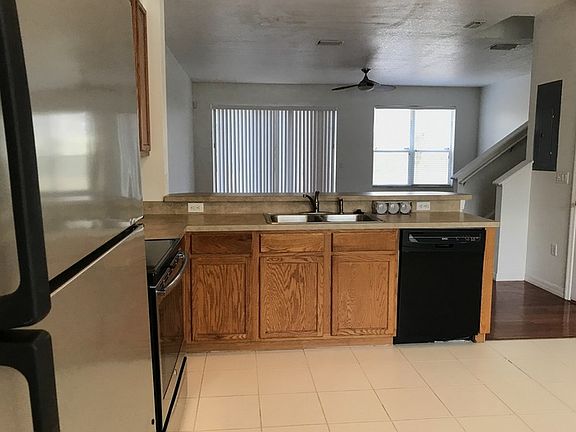 5th image of 12766 Country Brook Ln