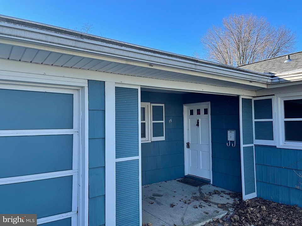 2nd image of 15 Garrett Ln