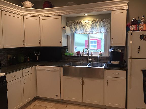 2nd image of 38 Fort Johnson Ave