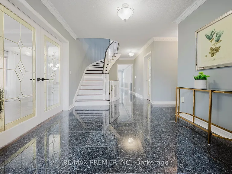 16 Saint Michele Pl #UPPER — Photo 8