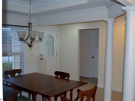 4th image of 207 Crown Empire Ct