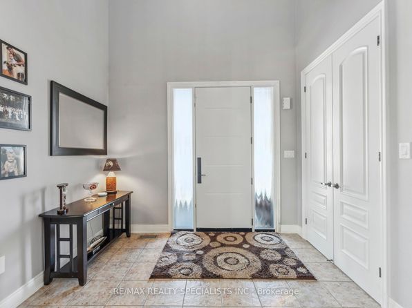 9 Flanders Rd, Brampton, ON L6X 0W3