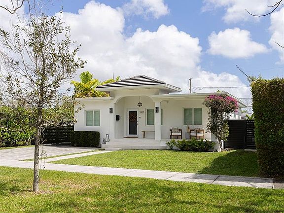 3rd image of 3205 SW 68th Ave