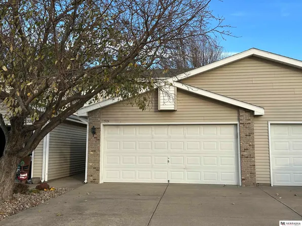 516 NW 17th Cir, Lincoln, NE 68528
