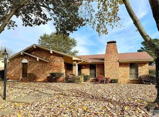 18 Lanshire Dr, Texarkana, TX 75503