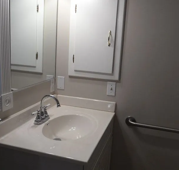 445 N Pine St — Photo 23