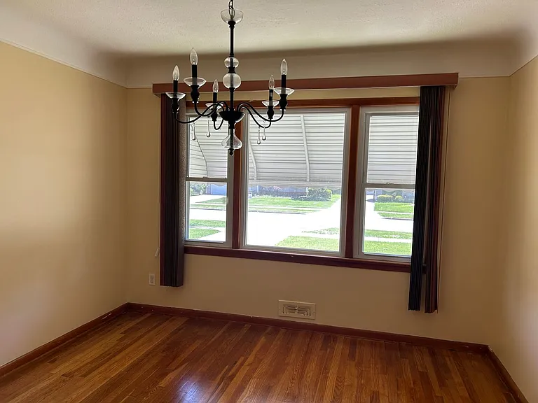 4409 Adrian Rd — Photo 10