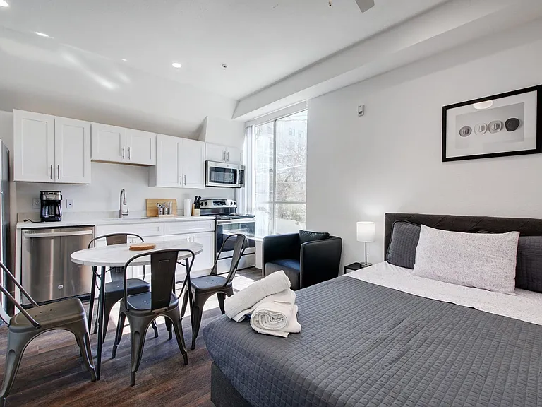 Avia Apartments — Photo 5