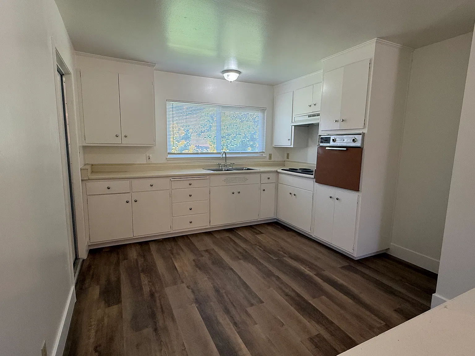 2 bed, 812 sqft, $1,750 — Photo 3