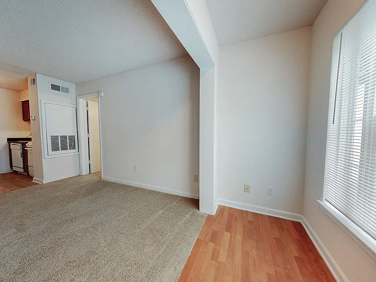 2416 Pasadena Ave — Photo 4