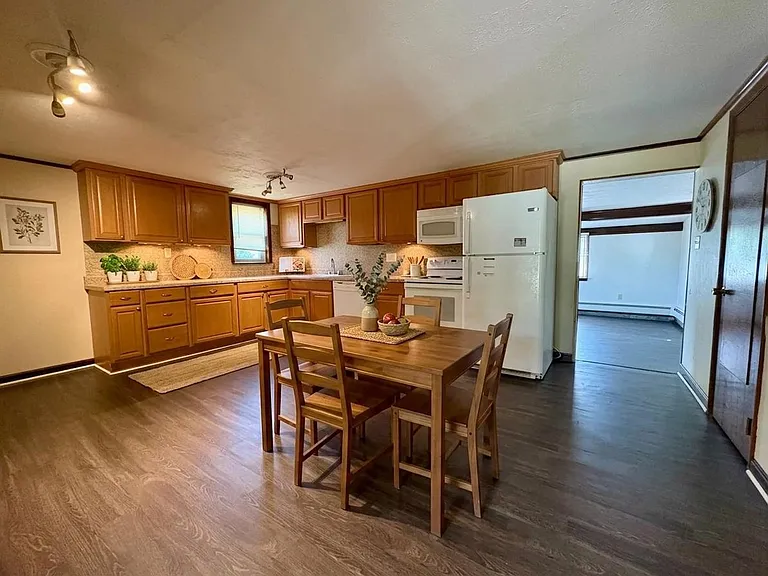 3630 Colebrook Rd — Photo 18