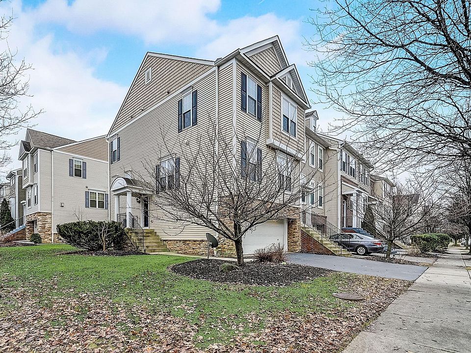 1st image of 2844 Acarie Dr