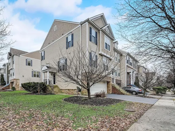 2844 Acarie Dr, Columbus, OH 43219