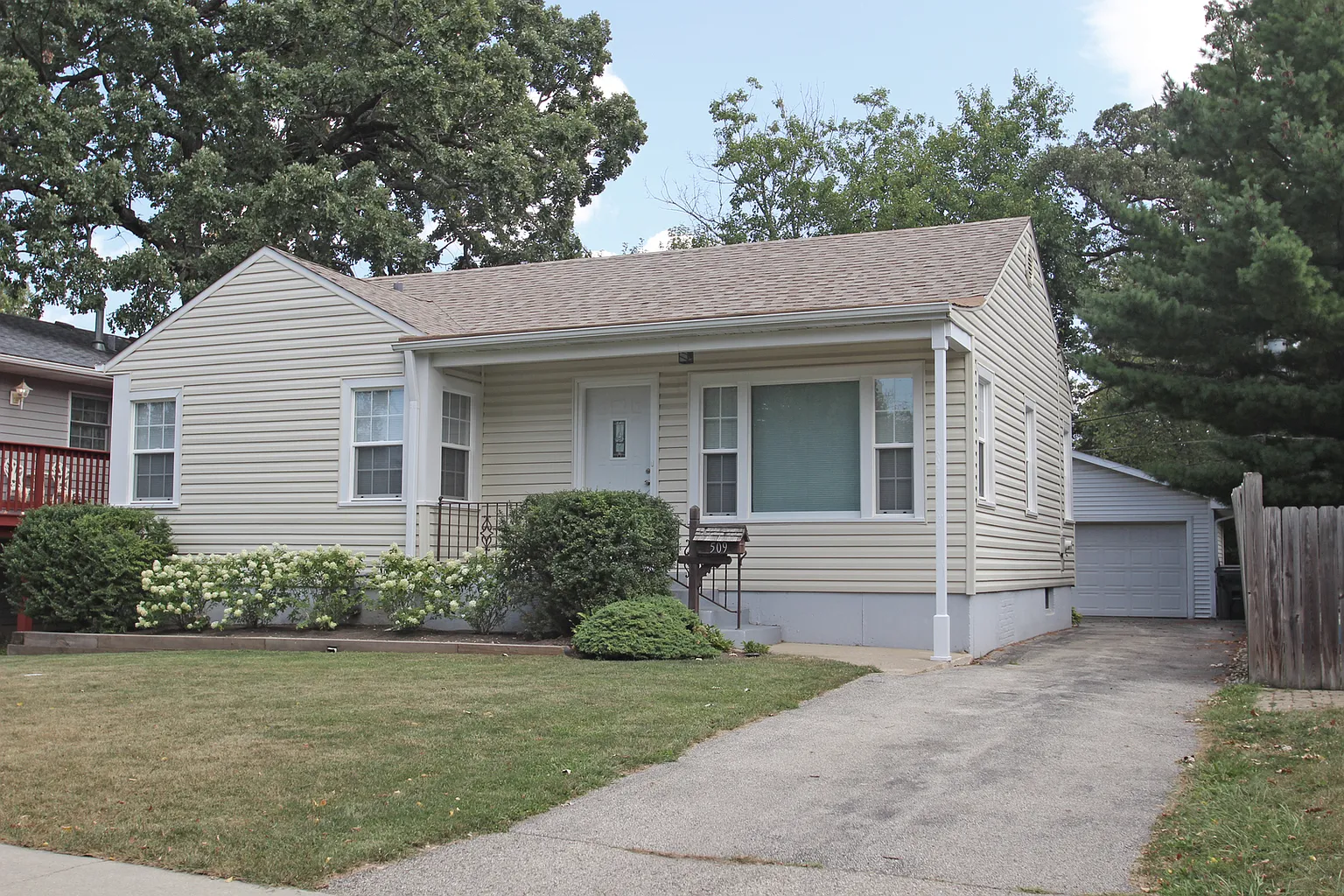 509 S Prairie Ave photo 1
