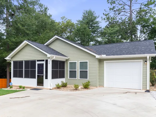 118 Branch St, Walhalla, SC 29691