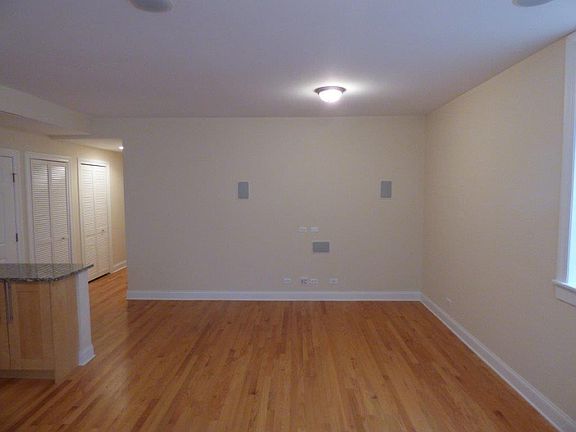 5th image of 1856 N Sawyer Ave #_102
